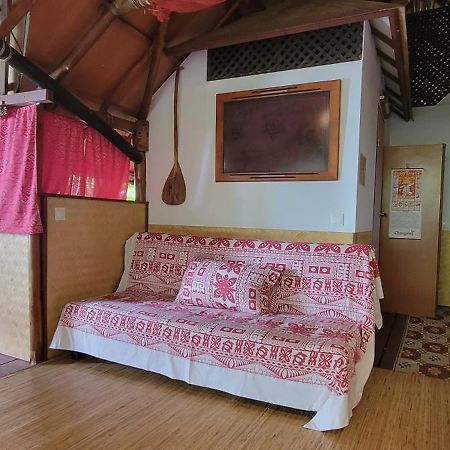 Location " La Pirogue " Maison D'Hotes A Moorea Haapiti Bagian luar foto