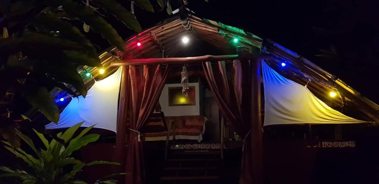 Location " La Pirogue " Maison D'Hotes A Moorea Haapiti Bagian luar foto