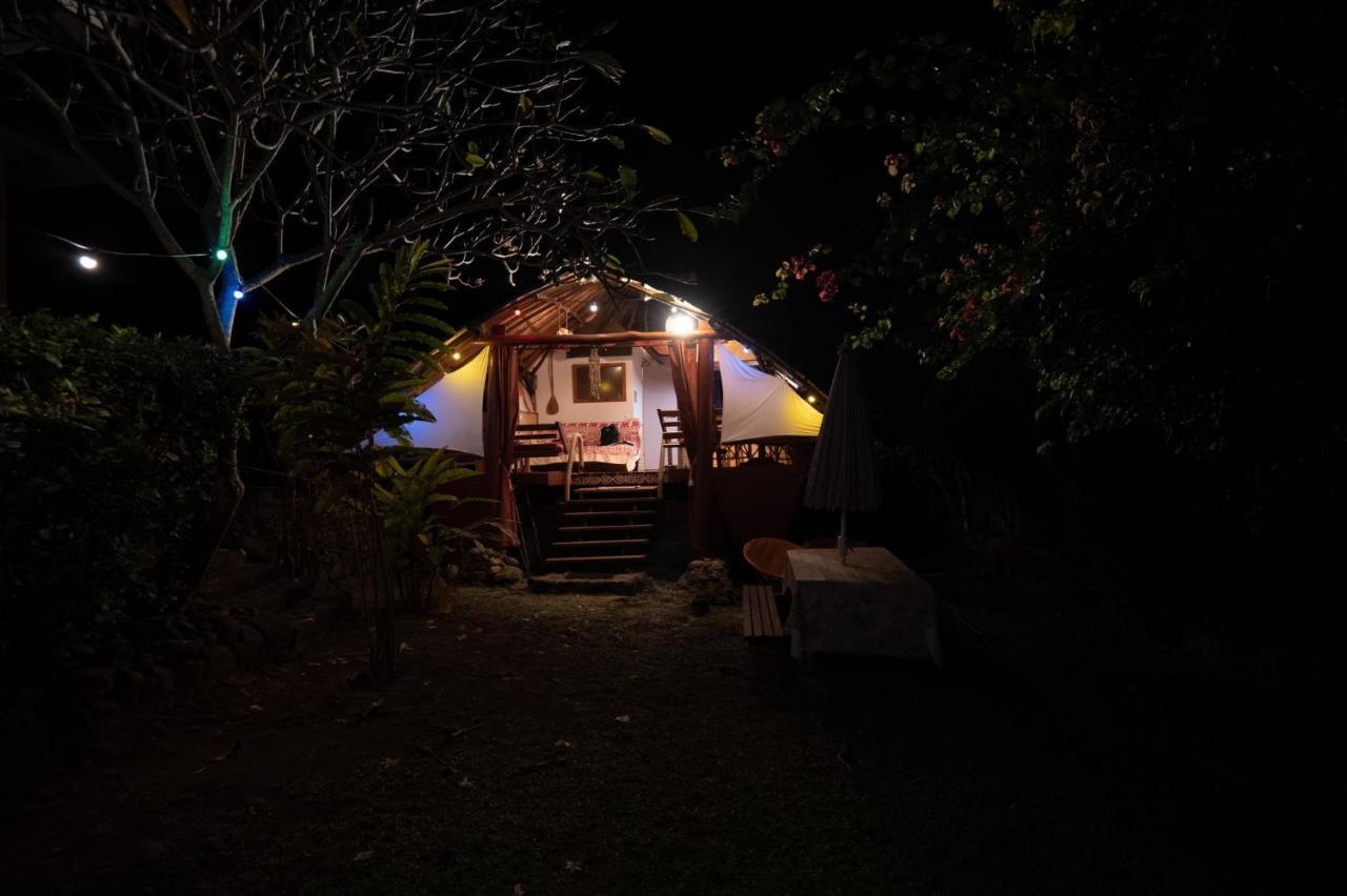 Location " La Pirogue " Maison D'Hotes A Moorea Haapiti Bagian luar foto