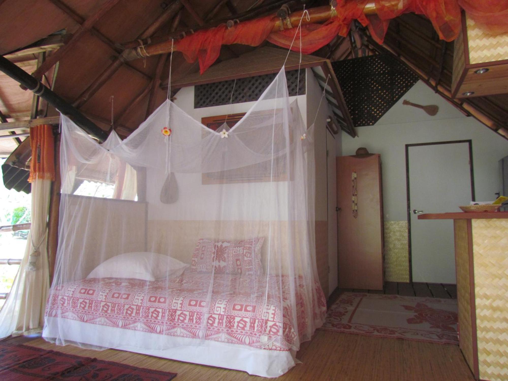 Location " La Pirogue " Maison D'Hotes A Moorea Haapiti Bagian luar foto