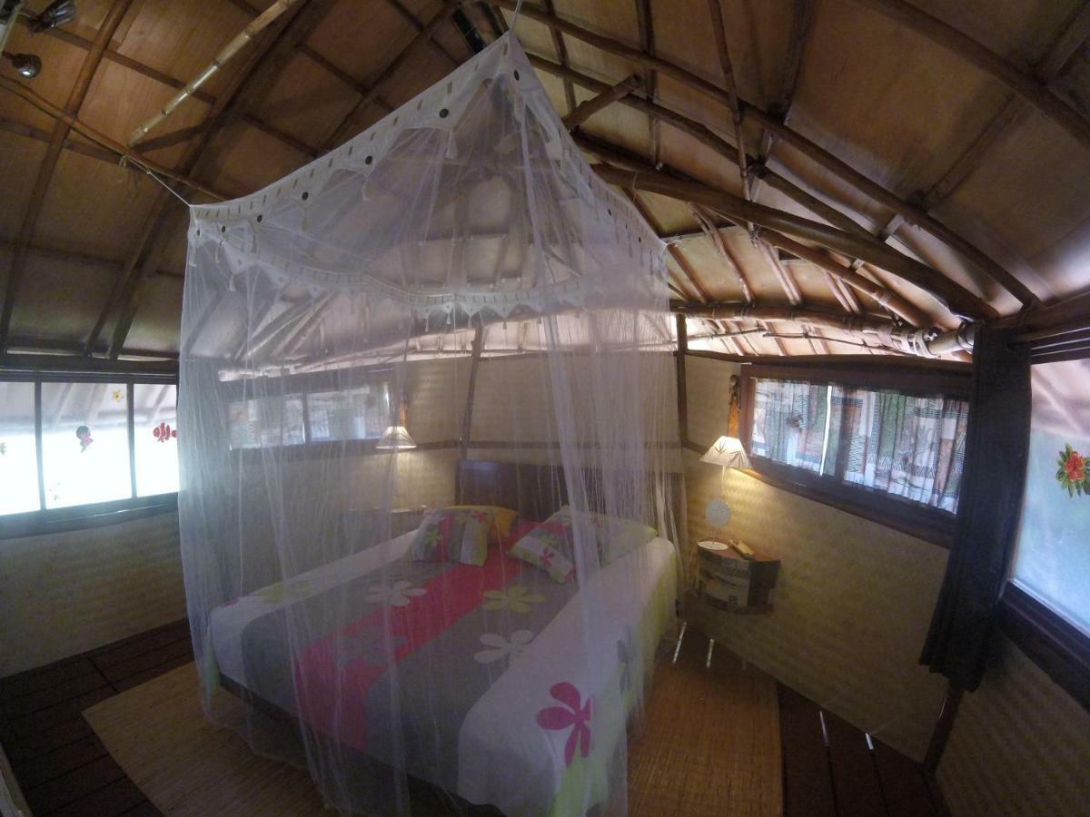 Location " La Pirogue " Maison D'Hotes A Moorea Haapiti Bagian luar foto